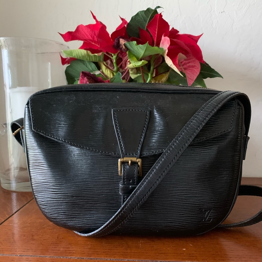 Louis Vuitton Elegant Black Crossbody Bag